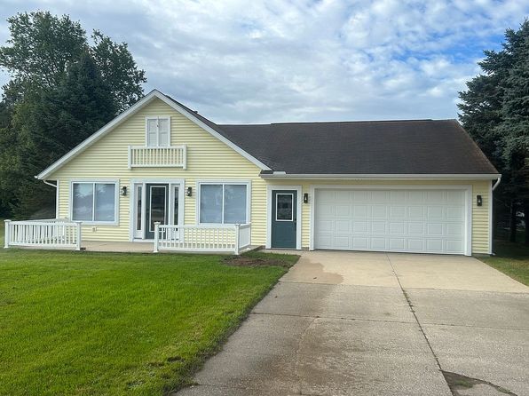 1233 Clubhouse Dr