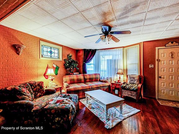 5th image of 315 N Lincoln Ave