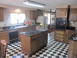 4th image of 1501 S 40th St