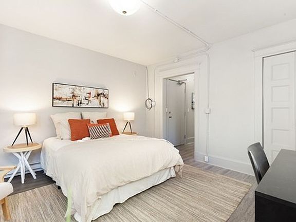 2nd image of 814 Columbia St #205