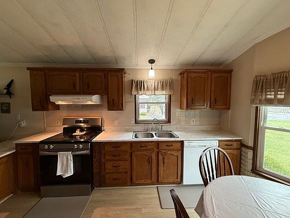 4th image of 414 Palmer Rd