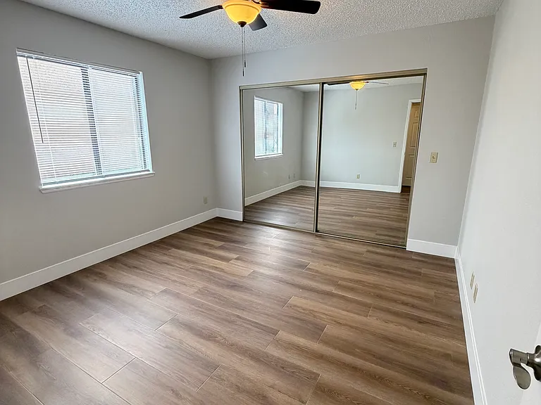 5576 W Rochelle Ave #28A — Photo 6