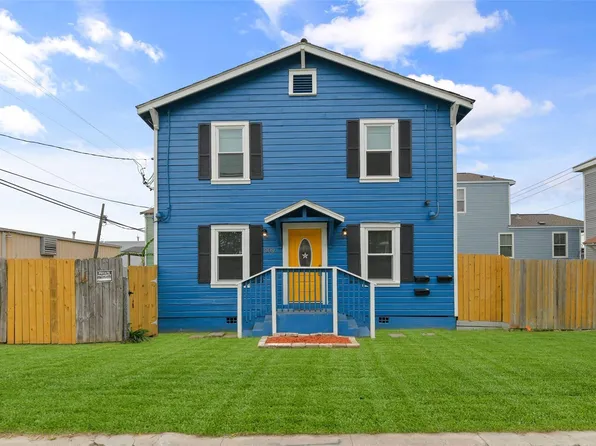 909 28th St, Galveston, TX 77550