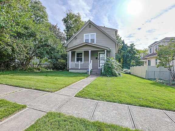 2nd image of 6215 Manuel St