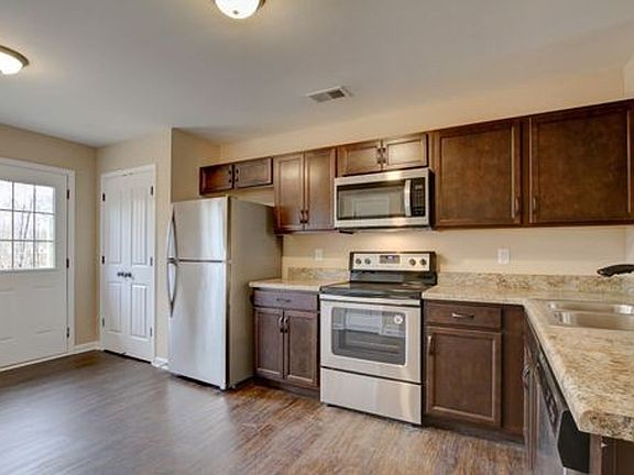 5th image of 234 Fairview Ln #B
