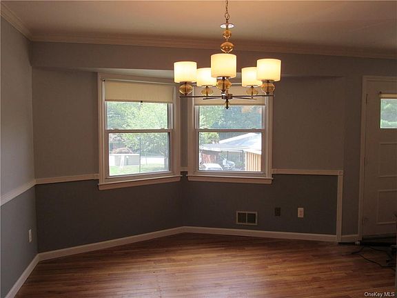 5th image of 33 Warwick Pl APT D