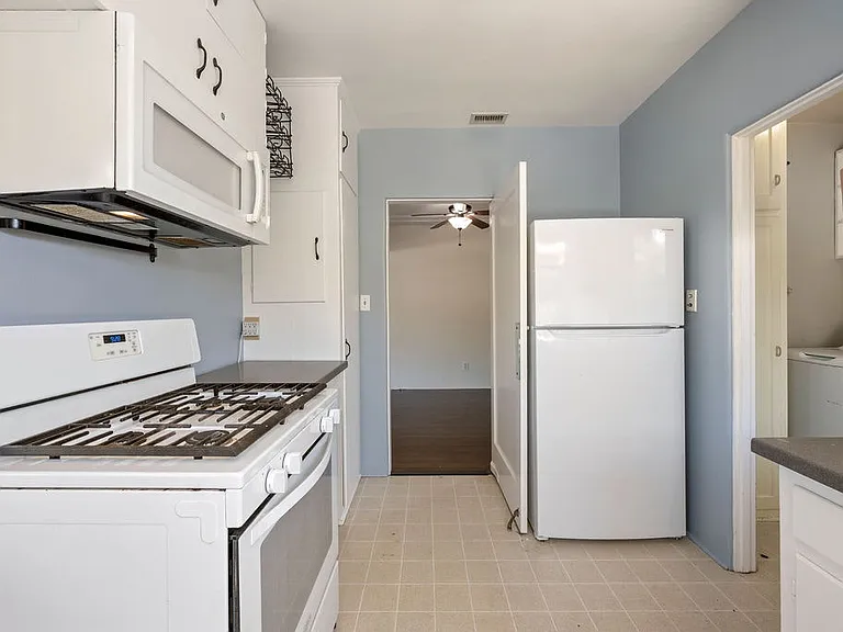 4735 Valencia Dr #FRONT — Photo 10