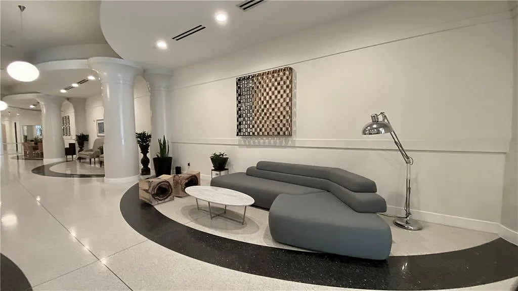 1 bed, 1.0 bath, 796 sqft, $2,100 — Photo 4