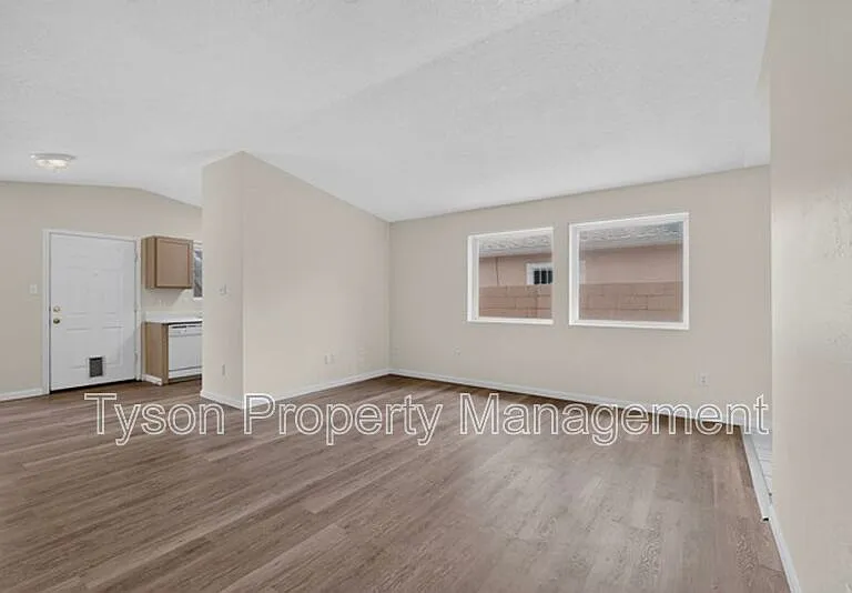 328 Escena St SE — Photo 5