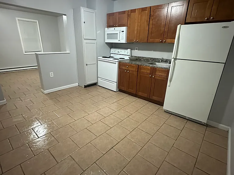 Eat in kitchen