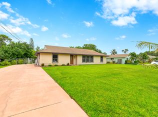 3552 Suncrest Rd, Lake Worth, FL 33467