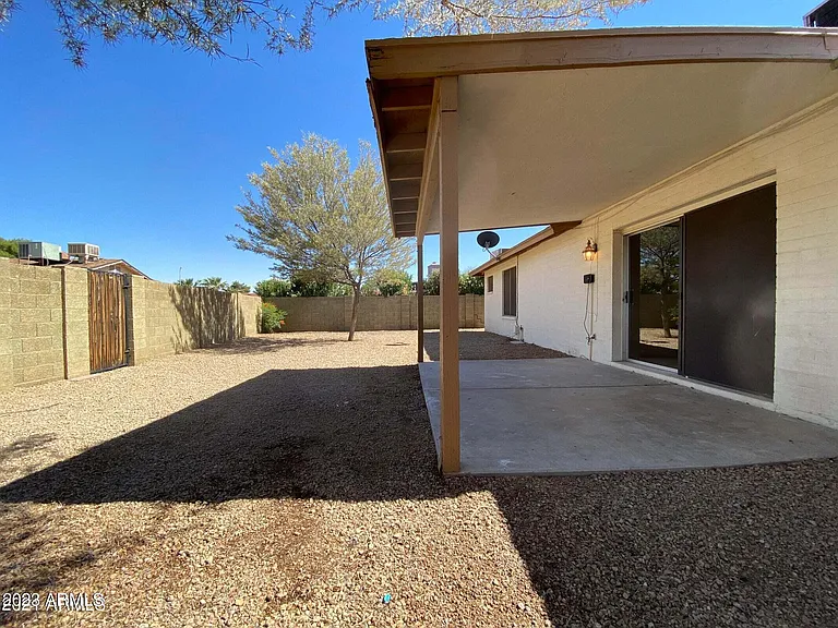 1913 N Bullmoose Dr — Photo 22