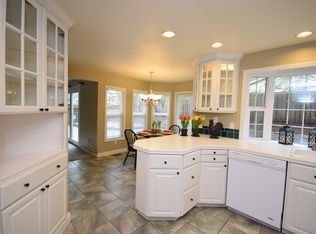 8402 SW Santiam Dr, Tualatin, OR 97062