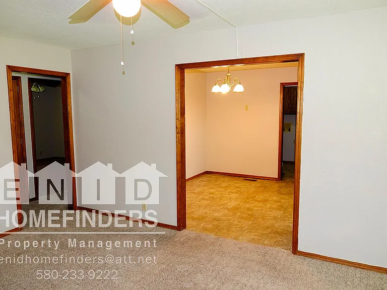 205 S Greenleaf Dr — Photo 4