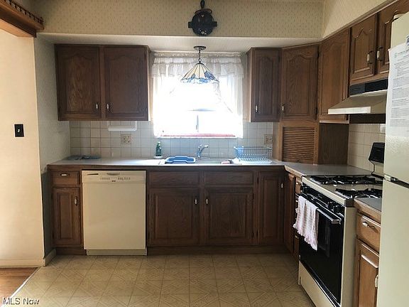 3rd image of 5869 Scarlet Oak Dr