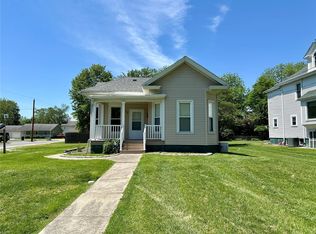 304 N High St, Carlinville, IL