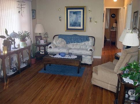 3rd image of 11849 Kumquat St NW