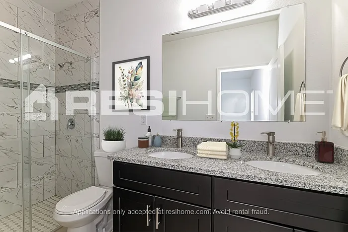656 Hudson Valley Dr — Photo 10