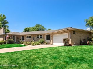 400 E Berkshire Ln, Mount Prospect, IL
