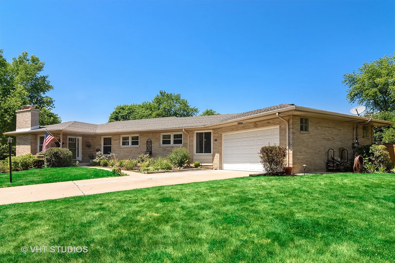 400 E Berkshire Ln photo 1