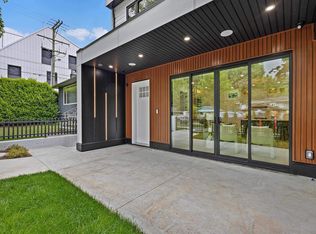 182 Ontario Pl #1, Vancouver, BC V5W 1S2
