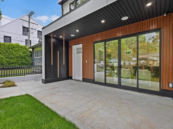 182 Ontario Pl #1, Vancouver, BC V5W 1S2
