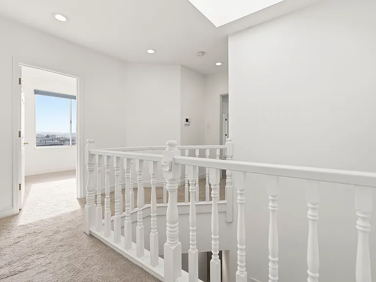 1924 Filbert St #2 — Photo 24