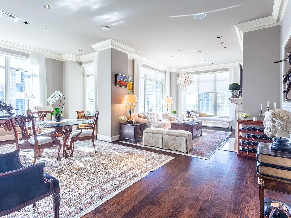Open living, Dining has hardwood floors