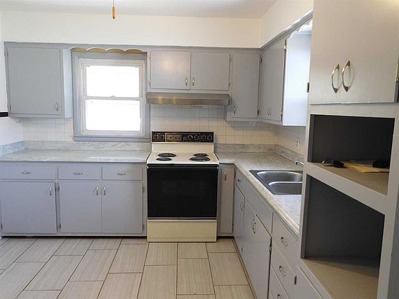 4th image of 4914 Earl Ave