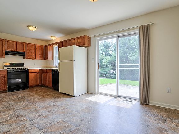 4th image of 13 Larch Dr