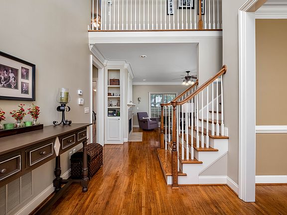 5th image of 2261 White Way