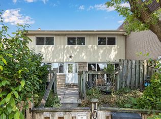 10 Sentinel Rd #1, Toronto, ON M3M2Y6