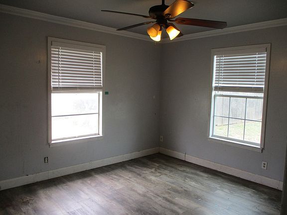 3rd image of 1625 North St