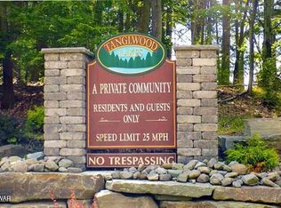 144 Indian Dr, Greentown, PA 18426