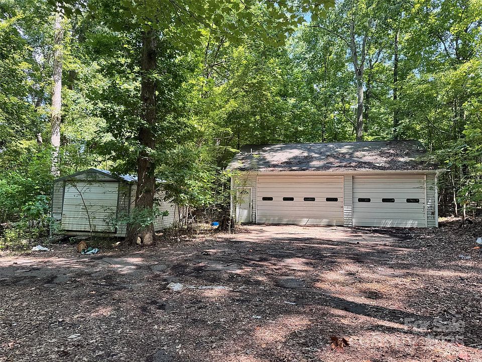 2nd image of 1040 Meadow Bend Dr