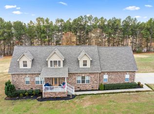 1210 Meeks Cemetery Rd, Burns, TN 37029