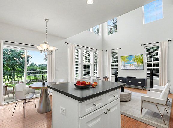 5th image of 600 S Jade Ln