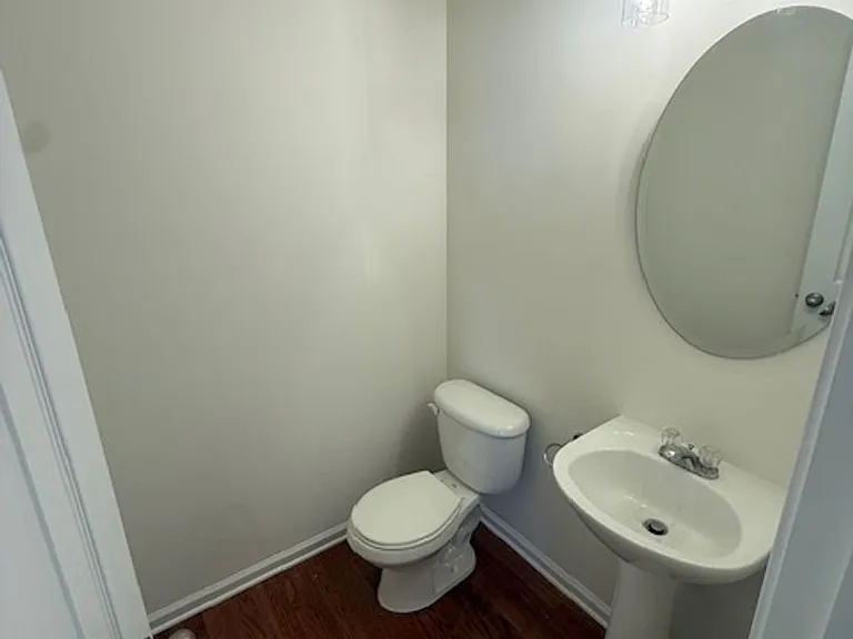 6423 Hermsley Rd — Photo 20
