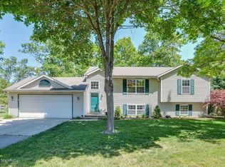 3670 Hidden Meadow Dr NE, Grand Rapids, MI 49525