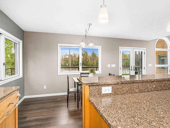 4th image of 4180 Waters Edge Dr