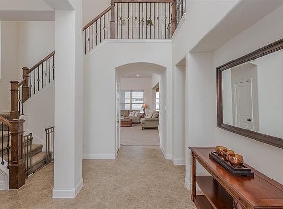 2nd image of 204 Birdcall Ln