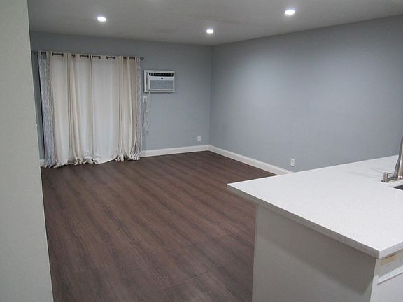 3rd image of 20234 Cantara St Unit 123
