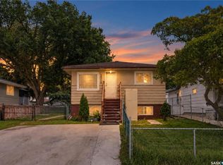 1518 I AVENUE N, Saskatoon, SK S7L 2J6