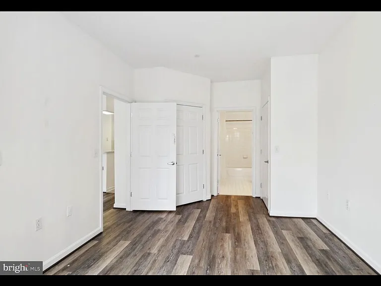23 Pierside Dr #306 — Photo 8