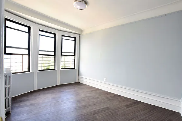 Rented by Clove Realty LLC | media 3