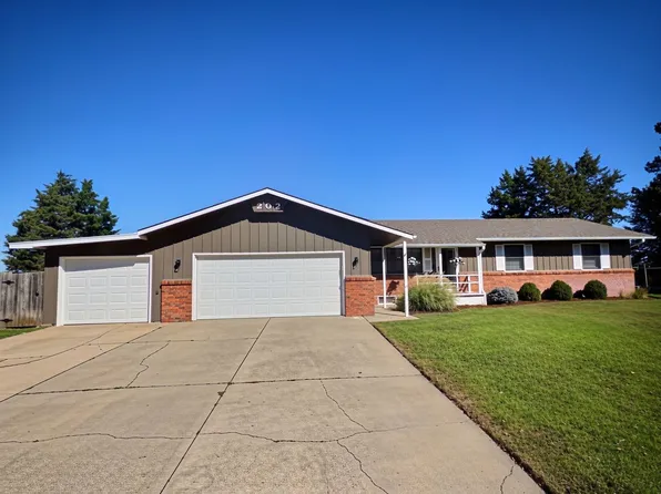 202 N Walnut Ct, McPherson, KS 67460