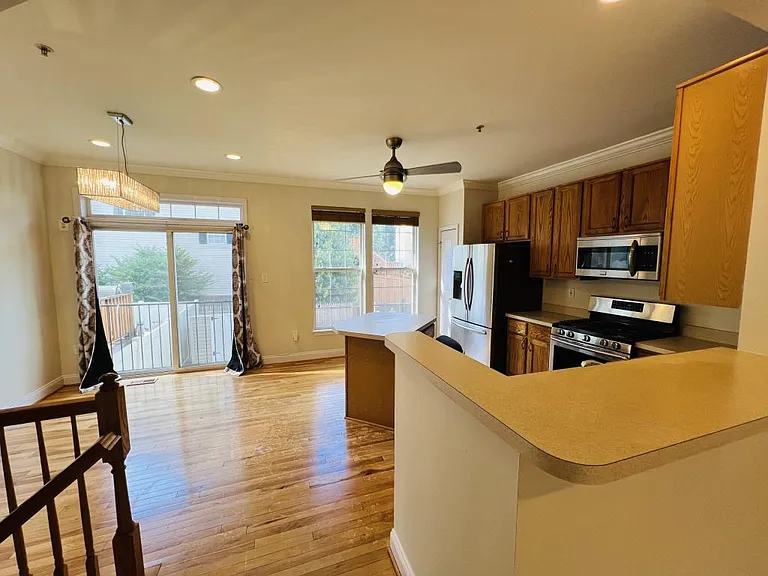 10016 Greenspire Way — Photo 7
