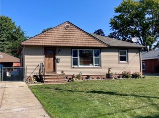 6326 Leslie Dr, Brookpark, OH 44142