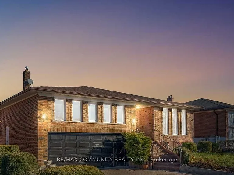 57 Corinthian Blvd — Photo 1
