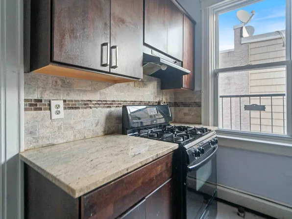 170 Palisade Avenue image 3 of 16